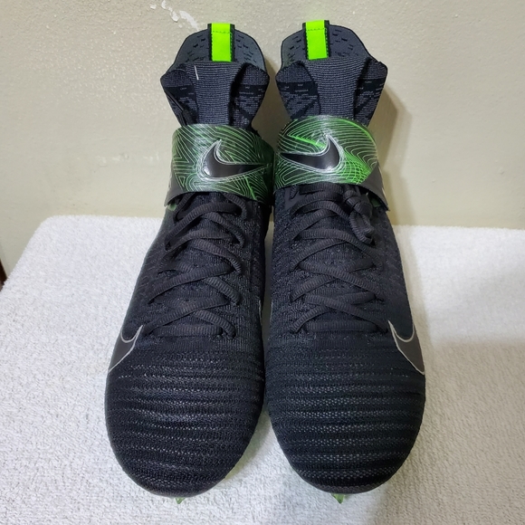 S O L D.....Nike Alpha Menace Elite 2 flyknit football cleat - Picture 3 of 15